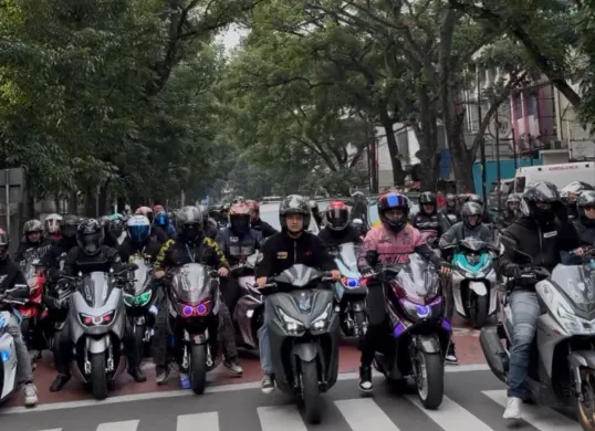 Ribuan bikers ramaikan MAXI Drag Combat di Bandung. (Sumber: Yamaha)