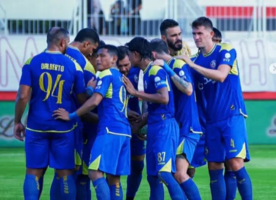 Arema FC ditahan imbang Madura United 2-2 di Stadion Kanjuruhan. Hasil ini membuat peringkat Singo Edan merosot. (Sumber: Instagram/@aremafcofficial)