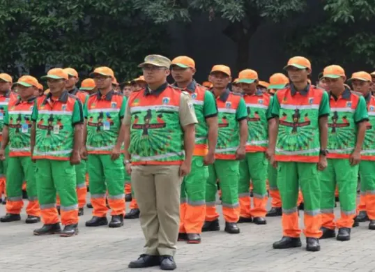 Ilustrasi Petugas Kebersihan Dinas Lingkungan Hidup DKI Jakarta. (Sumber: Dok. DLH DKI Jakarta)