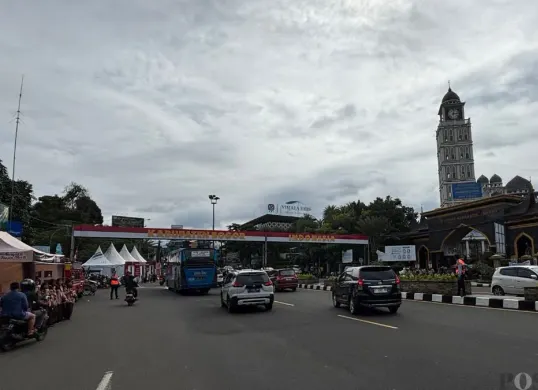 Jadwal one way Puncak Bogor. (Sumber: Poskota/Giffar Rivana)
