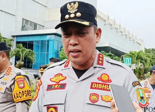 Wali Kota Bekasi Tri Adhianto telah menetapkan Upah Minimum Kota (UMK) Bekasi Tahun 2026 setelah mendengar aspirasi dari Serikat buruh. (Sumber: Poskota/Nurpini Aulia Rapika)