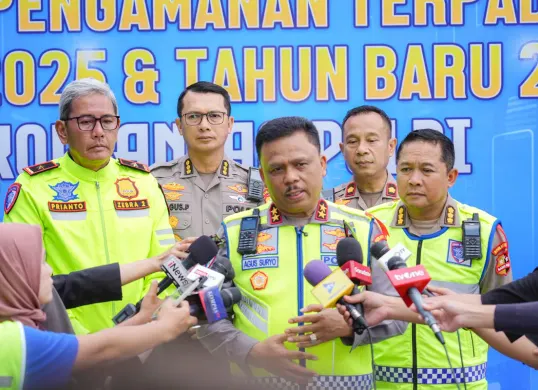 Kepala Korlantas Polri Irjen Agus Suryonugroho di Command Center KM 29, Cikarang Utara, Kabupaten Bekasi, Jawa Barat, Jumat, 26 Desember 2025. (Sumber: Istimewa)
