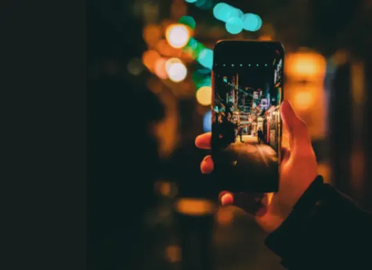 Kini, saatnya ambil ponselmu, eksplorasi teknik yang sudah dipelajari, dan hasilkan foto terbaik yang bisa kamu banggakan! (Sumber: unsplash/Dan Silva/edited Dadan)