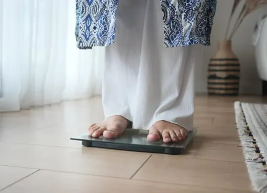 Tips turunkan berat badan dengan berpuasa (Sumber: Freepik)