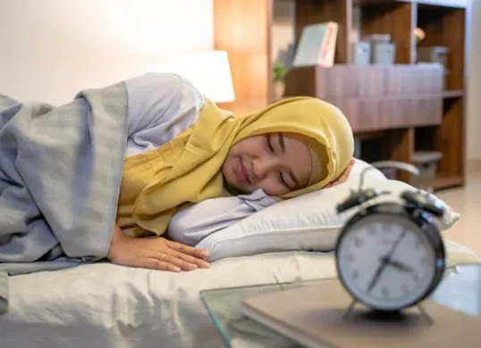 Alasan tidur setelah sahur tidak dianjurkan. (Sumber: Freepik)