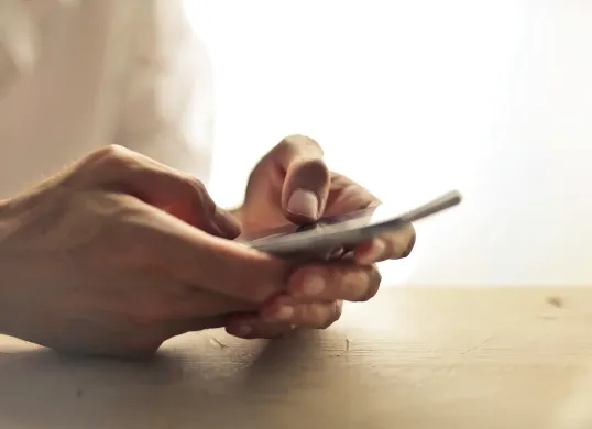 Cara Ampuh Blokir Iklan yang Muncul di Smartphone, Untuk Android maupun iPhone (Sumber: Pexels/Adrienn)