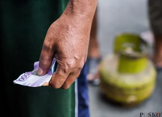 Pemerintah berencana mengubah skema subsidi LPG 3 Kg menjadi BLT. (Sumber: Poskota/Bilal Nugraha Ginanjar)
