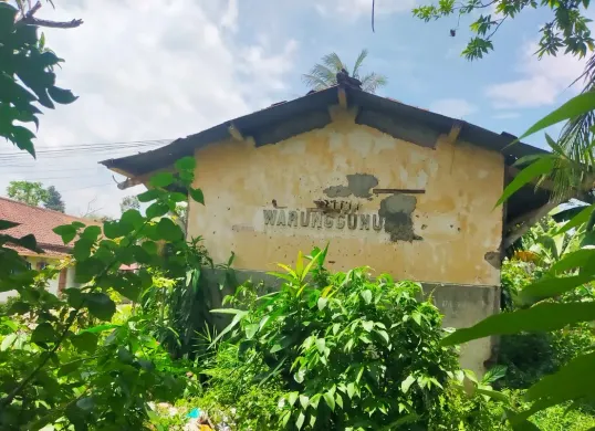 Salah satu stasiun KA di jalur Rangkasbitung-Labuan yang bakal diaktifkan kembali. (Sumber: Dok. Warga)
