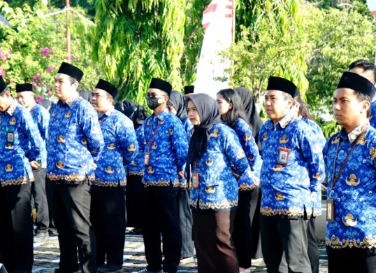 Gaji ke-13 pensiunan PNS 2025 terdiri dari pensiun pokok, tunjangan keluarga, hingga tambahan penghasilan. Cair melalui PT Taspen tanpa pemotongan. (Sumber: X/@bpkp_ntb)