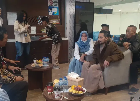 Abdul Rahman Dian Hur, Pekerjaan Migran Indonesia (PMI) asal Tangerang tiba di Terminal 3 Bandara Soekarno-Hatta. (Sumber: Poskota/Veronica Prasetio)