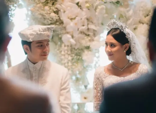 Angga Yunanda dan Shenina Cinnamon resmi menikah. (Sumber: Instagram/@angga)