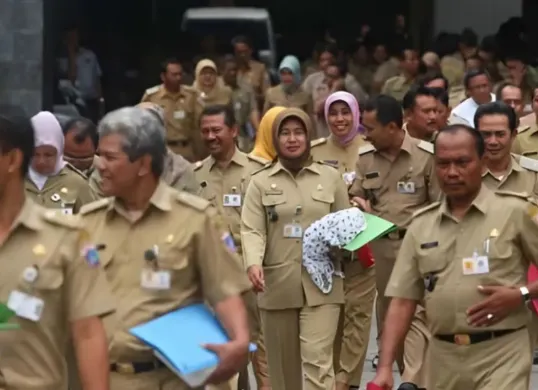 Ilustrasi kenaikan gaji pensiunan PNS dan tunjangan melekat yang diperkirakan cair Maret 2025. (Sumber: MenpanRB)