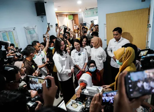 Menteri Pariwisata Tinjau Layanan Cek Kesehatan Gratis di Puskesmas Tanah Abang