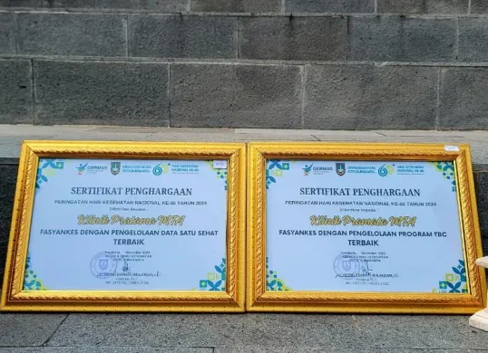 Salah satu pengguna Assist.id, Klinik Pratama MTA, mendapatkan penghargaan sebagai “Fasyankes dengan Pengelolaan data Satu Sehat Terbaik” dari Dinkes Surakarta.
