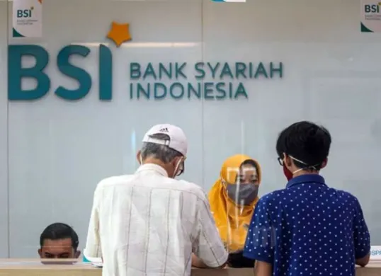Simulasi angsuran KUR BSI 2025 dengan berbagai plafon pinjaman untuk UMKM. (Sumber: Pinterest)