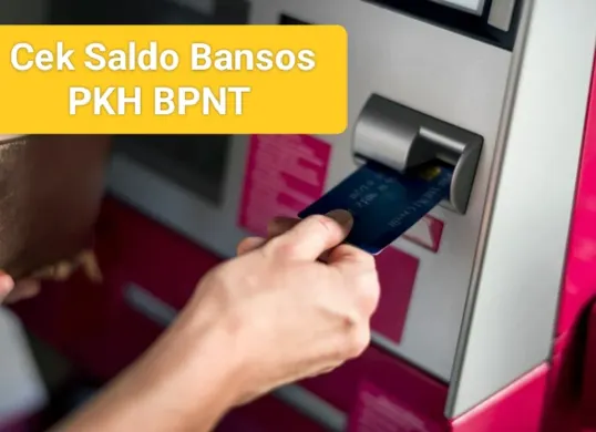 Ilustrasi pengecekan saldo dana bansos PKH BPNT. (Sumber: Freepik/rawpixel.com)