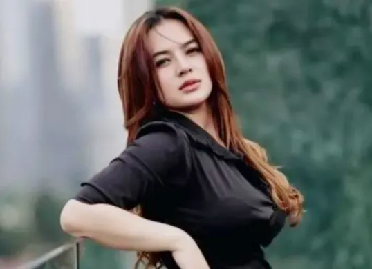 Potret Iqlima Kim, perempuan ditengah konflik Hotman Paris dan Arif Razman. (Sumber: X/@ramal)