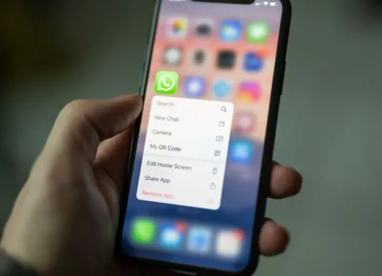 ilustrasi WhatsApp. (Sumber: Unsplash/Hanin)