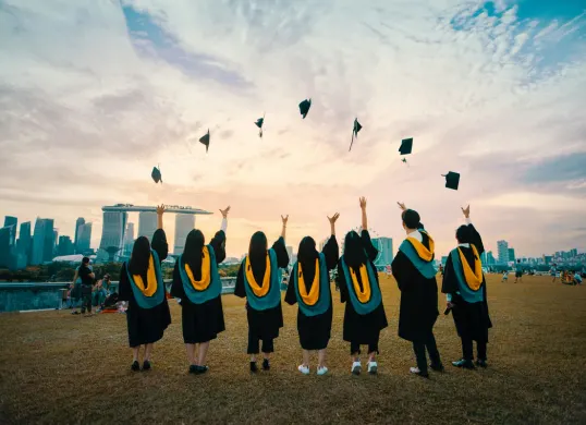 KIP Kuliah 2025 Sudah Dibuka, Daftar dan Dapatkan Bantuan hingga Rp12 Juta (Sumber: Unsplash/Pang Yuhao)