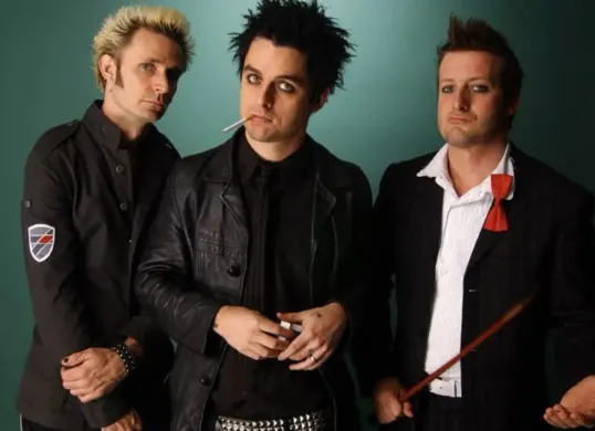 Penampilan Green Day di tanah air akan dibuka oleh Rebellion Rose band asal Jogjakarta. (Sumber: Pinterest/salem)