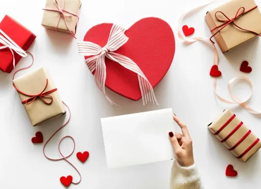 Kado untuk hari Valentine. (Sumber: Freepik/rawpixel.com)
