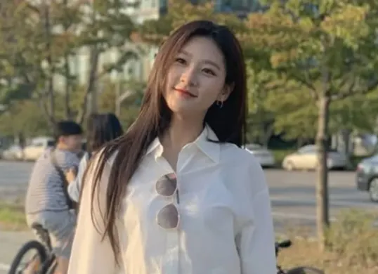 Aktris muda Kim Sae-ron ditemukan meninggal dunia di rumahnya di Seoul. Polisi sedang menyelidiki penyebab kematiannya, yang menggegerkan dunia hiburan Korea Selatan. (Sumber: Instagram/ron_sae)