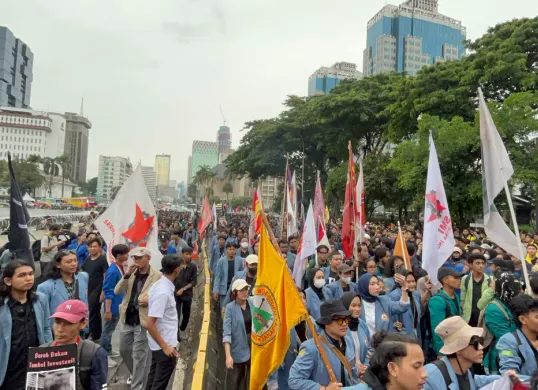 Aksi demonstrasi'Indonesia Gelap' pada Senin, 17 Februari 2025. (Sumber: X/@jackjackparrr)