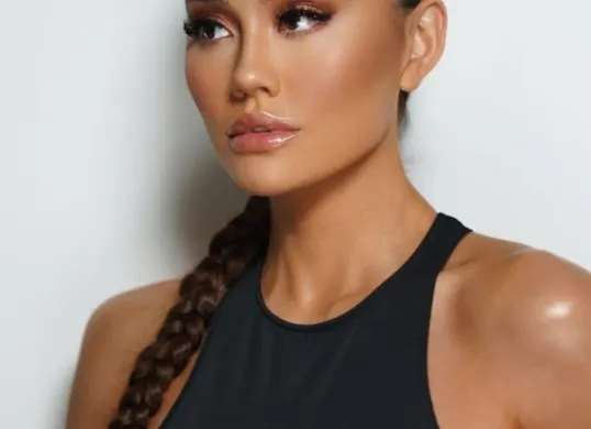 Agnez Mo ungkap isi pesan teks Ahmad Dhani yang memintanya untuk membuat video dukungan kampanye DPR. (Sumber: Pinterest)