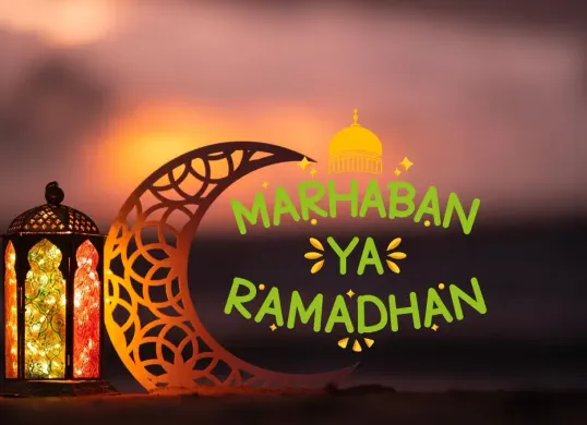 Penentuan awal puasa Ramadhan 1446 Hijriah di Indonesia, menggambarkan proses astronomi dan kalender Hijriah yang menentukan awal bulan Ramadhan. (Canva)