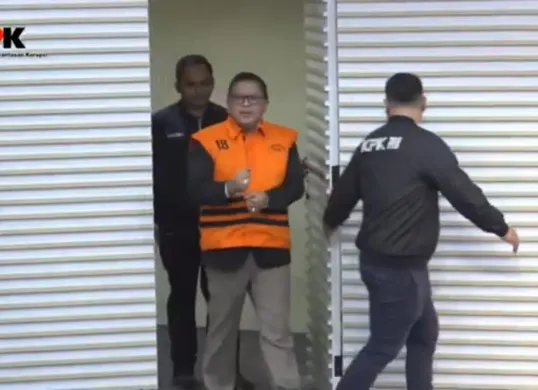 Sekjen PDIP Hasto Kristiyanto resmi ditahan KPK pada sore hari ini. (Sumber: YouTube/KPK RI)