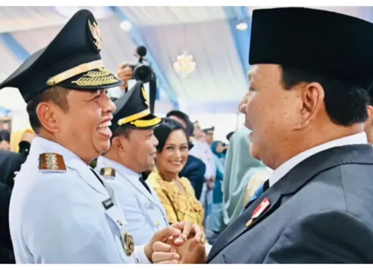 Gubernur Jawa Barat Dedi Mulyadi setelah dilantik Presiden Prabowo langsung bekerja di hari pertama. (Sumber: Instagram/@dedimulyadi71)