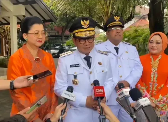 Mantan Gubernur Jakarta, Anies Baswedan ucapkan selamat atas pelantikan Pramono Anung-Rano Karno. (Sumber: Poskota/Pandi Ramedhan)