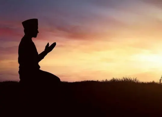 Do'a menjelang Ramadhan dibagikan Ustadz Adi Hidayat. (Sumber: Pinterest/Kubra Kaya)