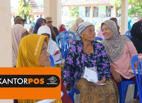 Ilustrasi. Penyaluran bansos PKH BPNT via Kantor Pos. (Sumber: Dok. Kemensos)