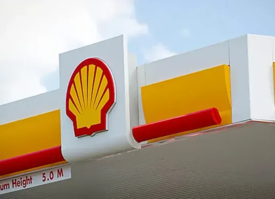 Ilustrasi, pegawai SPBU Shell dikabarkan terancam kena PHK imbas dari kelangkaan BBM. (Sumber: Dok/shell.co.id)