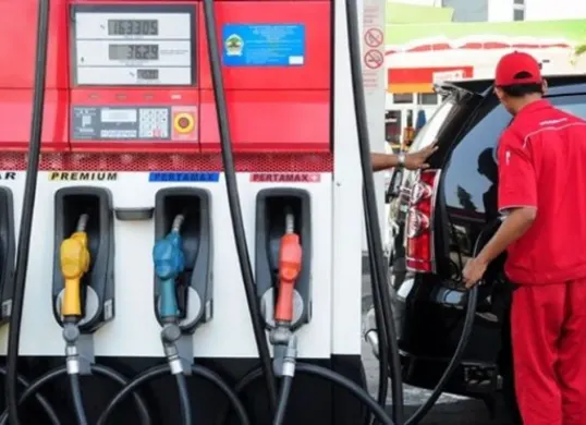 Perbandingan harga BBM PT Pertamina dengan negara tetangga. (Sumber: Pinterest)