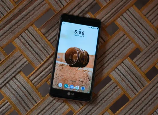 Cara atur batas kecepatan internet di hp Android. (Sumber: Pexels/Zain Ali)