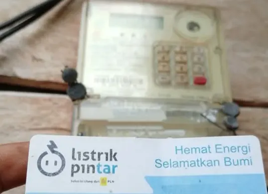 Nikmati diskon listrik 50 persen untuk pembelian token PLN dari 1 Januari hingga 28 Februari 2025. Program ini berlaku untuk pelanggan prabayar dan pascabayar. (Sumber: FB/Sobat Bansos)