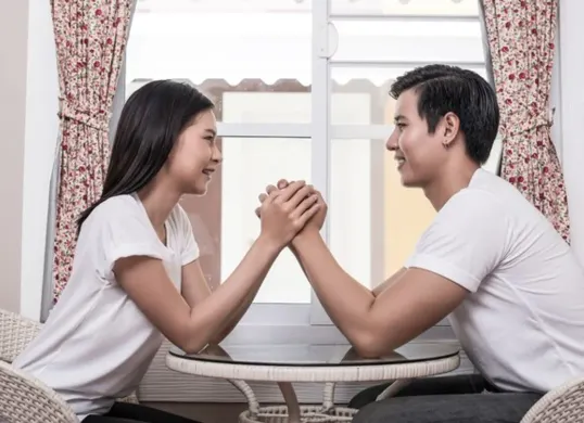 Cek 5 weton paling penyayang menurut primbon Jawa. Ada weton kamu? (Sumber: Freepik)