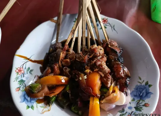 Sate kambing di warung sate tanpa nama yang berada di Kecamatan Parung, Kabupaten Bogor, Jawa Barat. (Sumber: Poskota/Ali Mansur)