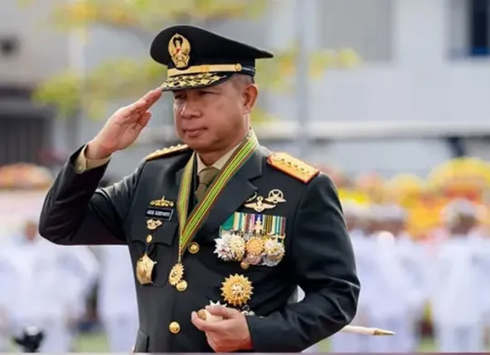 Panglima TNI Jenderal TNI Agus Subiyanto batalkan mutasi perwira tinggi termasuk putra mantan Wakil Presiden Try Sutrisno yakni Letjen TNI Kunto Arief Wibowo. (Sumber: Instagram Agus Subiyanto)
