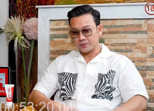 Denny Sumargo berpamitan dari kisruh uang donasi Agus Salim dan Pratiwi Noviyanthi. (Sumber: Tangkap Layar YouTube/CURHAT BANG Denny Sunargo)