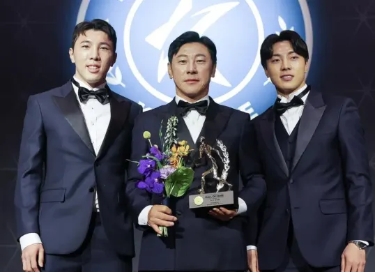 Anak Shin Tae-yong, Shin Jae-won mengungkapkan kekecewaanya ketika sang ayah dipecat oleh PSSI. (Sumber: Instagram/@shin_jaewon77)