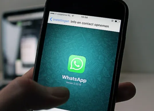 Jangan panik dan lakukan beberapa tips ini, jika whatsapp masih ngelag, sebaiknya hubungi tempat service. (Sumber: Pixabay/antonbe)