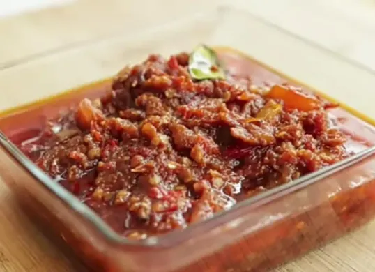 Resep sambal goreng tomat ala Devina Hermawan (Sumber: Tangkap Layar YouTube/Devina Hermawan)