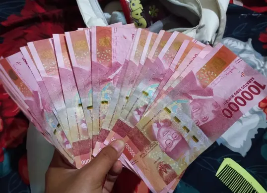 Persyaratan dan panduan cek NIK KTP penerima bansos PKH 2025 (Sumber: Pinterest)