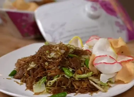 Resep bihun goreng ala Rudy Choirudin (Sumber: Tangkap Layar YouTube/Galeri Rasa Channel)
