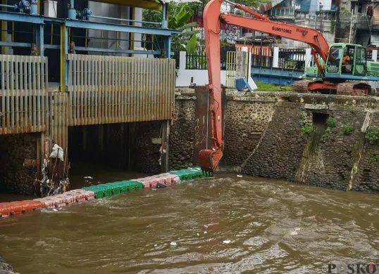 Normalisasi Pintu Air Manggarai