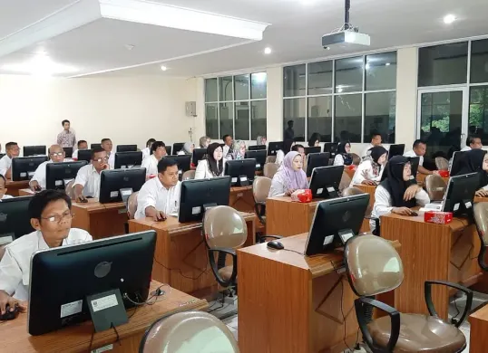 Peserta CPNS Kemenag 2024 dapat mengecek kelulusan melalui portal resmi SSCASN atau laman Kemenag. Pastikan Anda tidak melewatkan jadwal penting!. (Sumber: bkn.go.id)