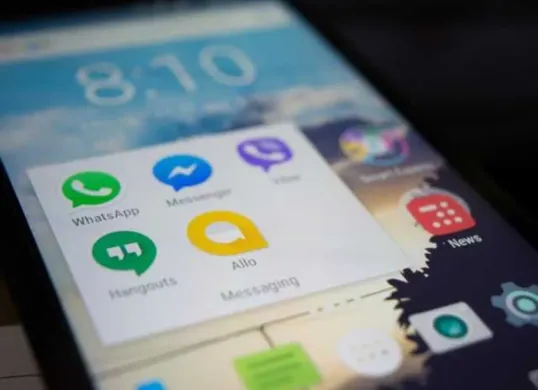 Cara hentikan WhatsApp simpan media secara otomatis. (Sumber: Pinterest/Novo)